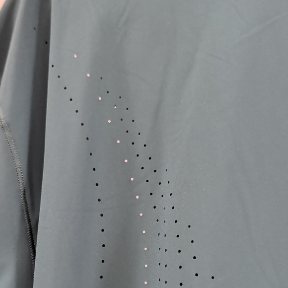 Athleta Ultimate Lasercut Crop Tee Teal NWT - Picture 5 of 8